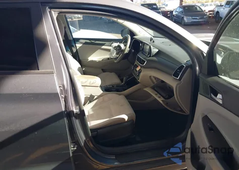 2019 Hyundai Tucson Value z USA, uszkodzony, nr VIN KM8J33A45KU860076